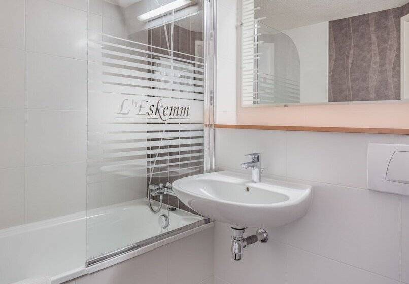 Отель Restaurant L Eskemm St Brieuctregueux