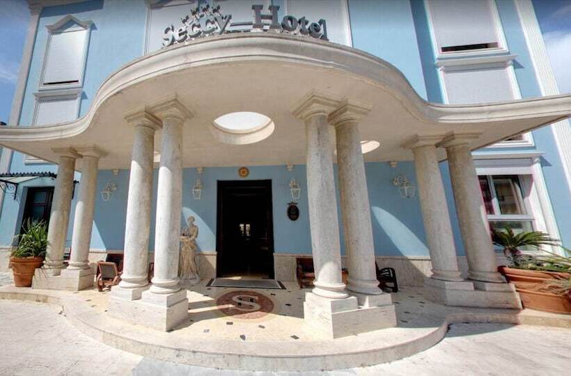 Seccy Hotel Boutique Art & Museum