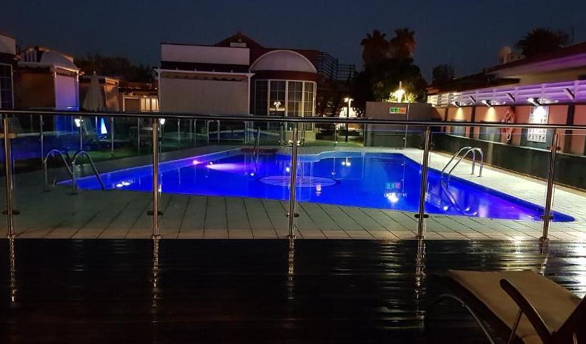 Отель Siesta Suites