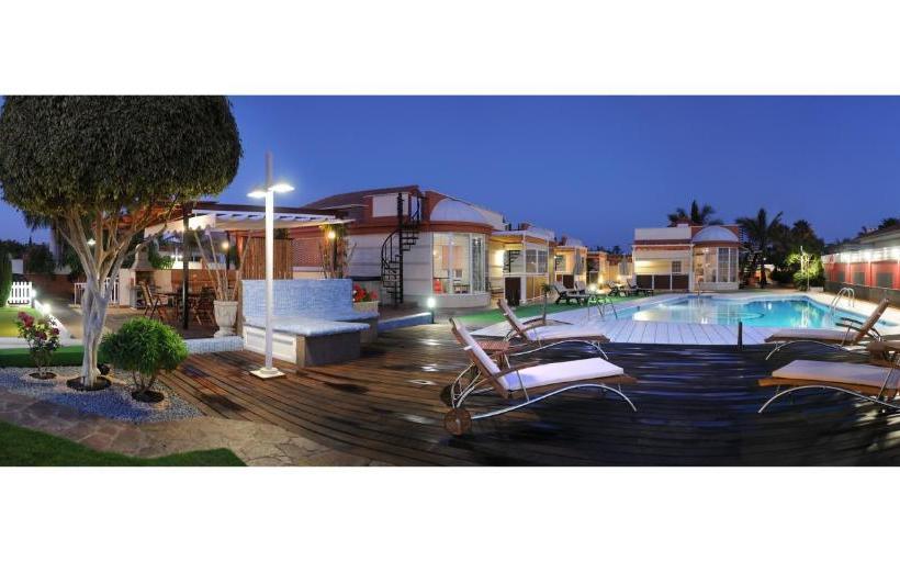 Отель Siesta Suites