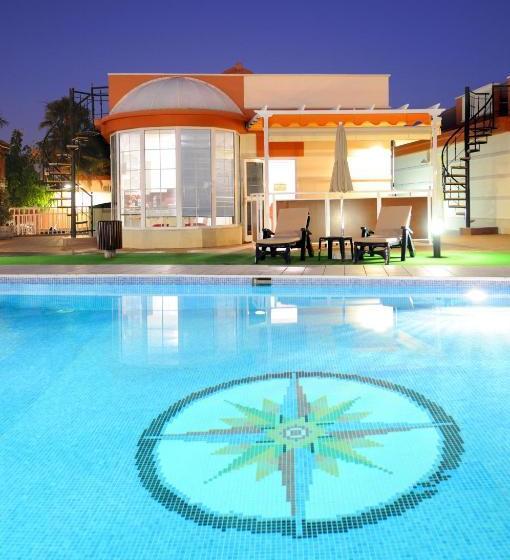 Отель Siesta Suites