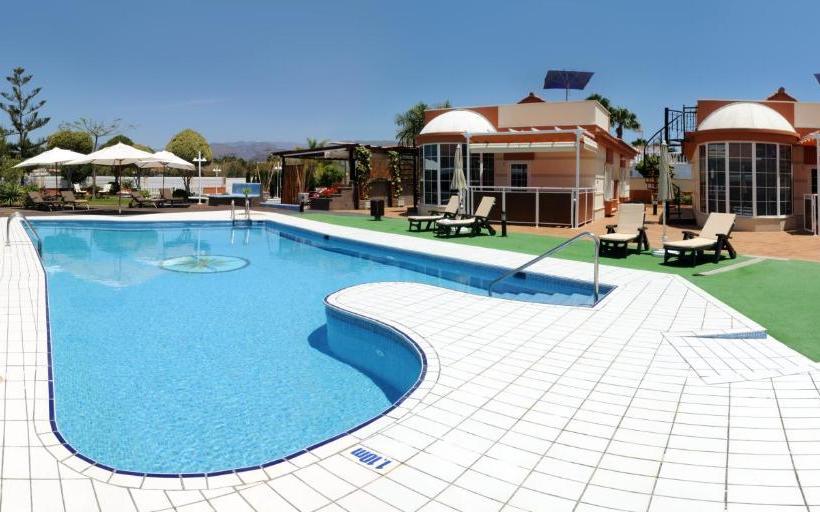 Отель Siesta Suites