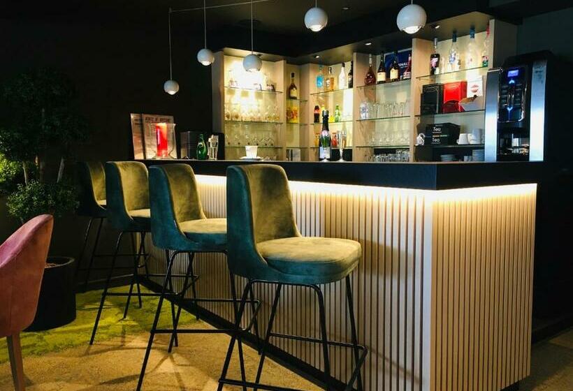 酒店 The Originals Bernay Acropole