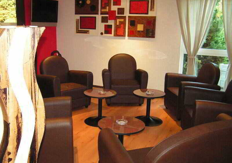 בית מלון כפרי The Originals City, Hôtel éden, Rouen Nord