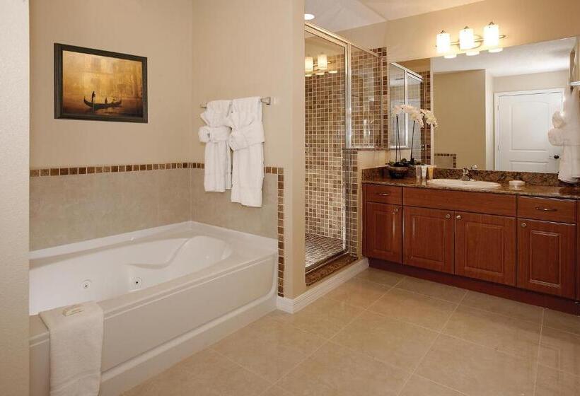 The Point Hotel & Suites Universal