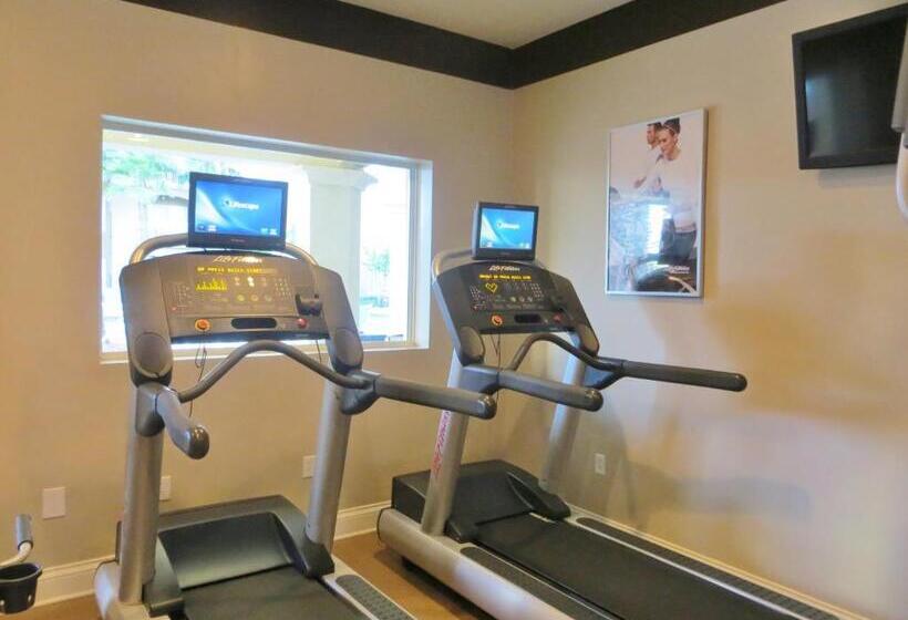 The Point Hotel & Suites Universal