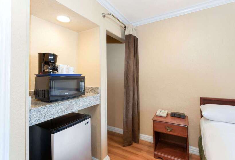 فندق Travelodge By Wyndham El Cajon