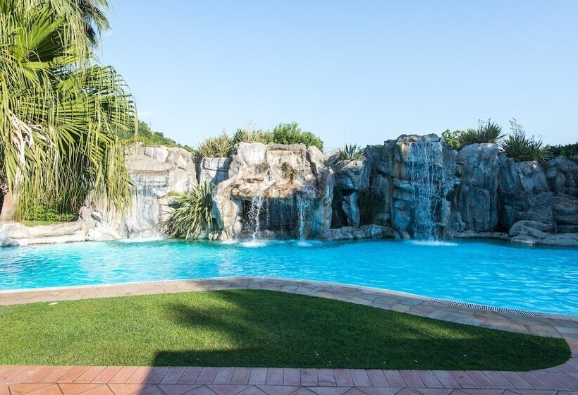 فندق Villa Albani