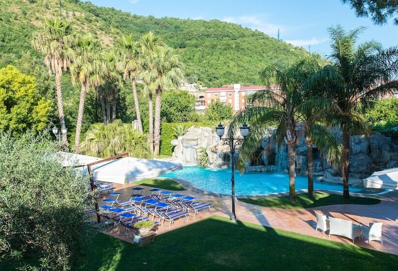 فندق Villa Albani