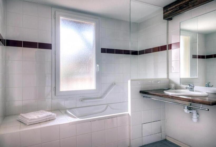 هتل Zenitude Hôtel Résidences L Acacia Lourdes