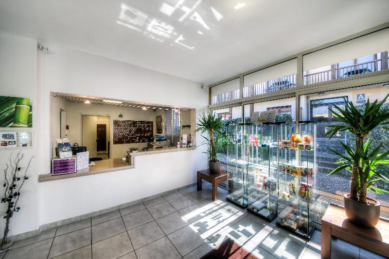 هتل Zenitude Hôtel Résidences L Acacia Lourdes