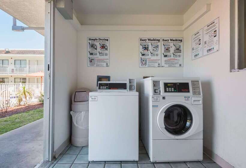 汽车旅馆  Rodeway Inn Kissimmee Maingate West   Free Theme Park Shuttle