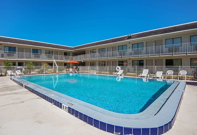 汽车旅馆  Rodeway Inn Kissimmee Maingate West   Free Theme Park Shuttle