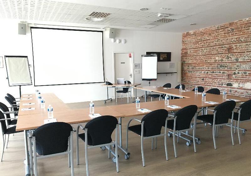 Clarion Aparthotel Toulouse Le Parc De L Escale