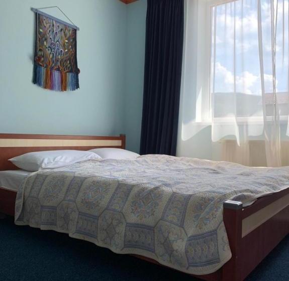 Hostel вишиванка