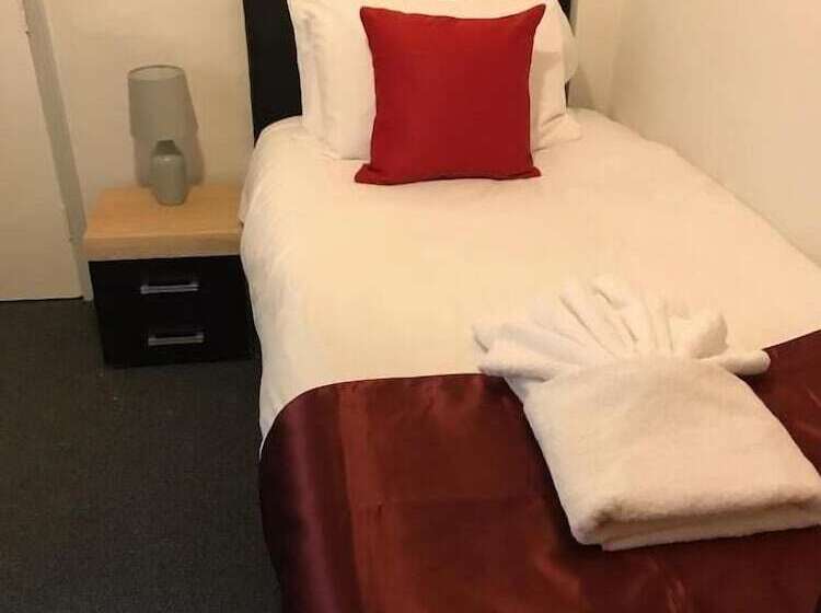 ベッドアンドブレックファースト The Bugle