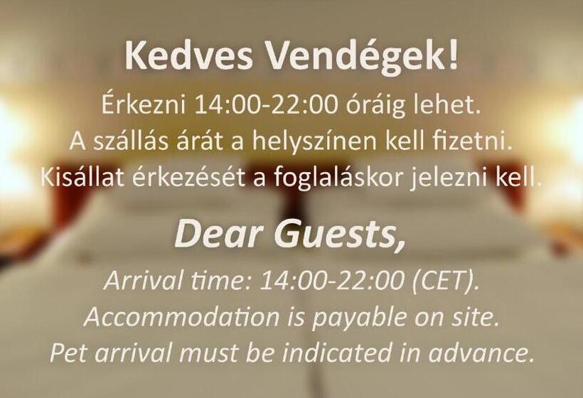 住宿加早餐  Varga Ház Panzió