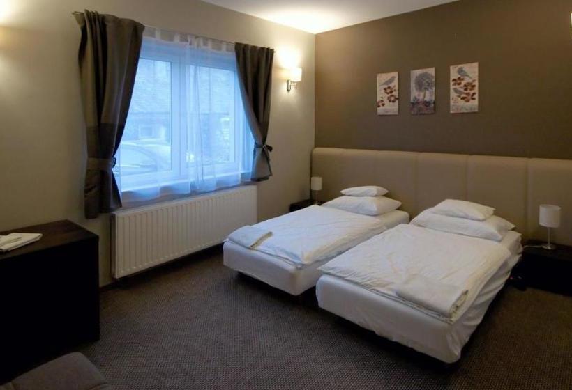 住宿加早餐  Varga Ház Panzió