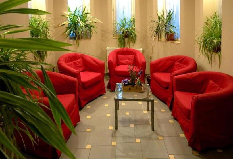 住宿加早餐  Varga Ház Panzió