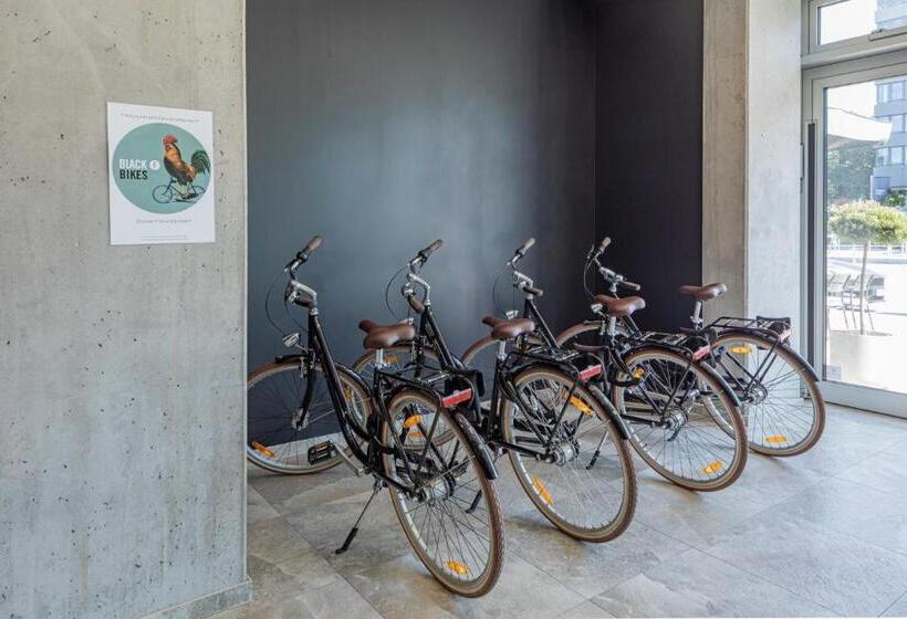 Black F House   Serviced Apartments