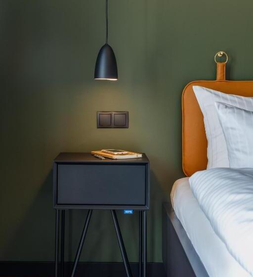 Black F House   Serviced Apartments