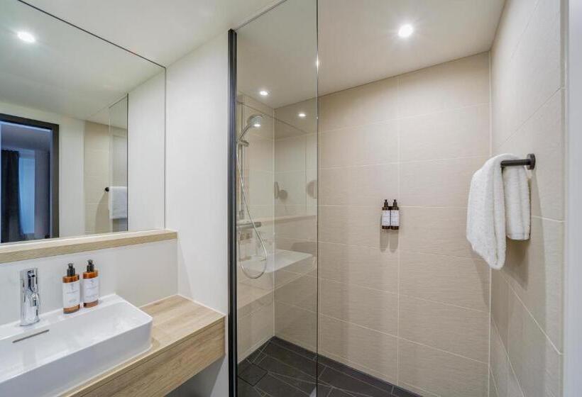 Black F House   Serviced Apartments