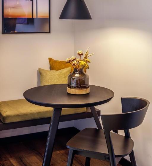 Black F House   Serviced Apartments