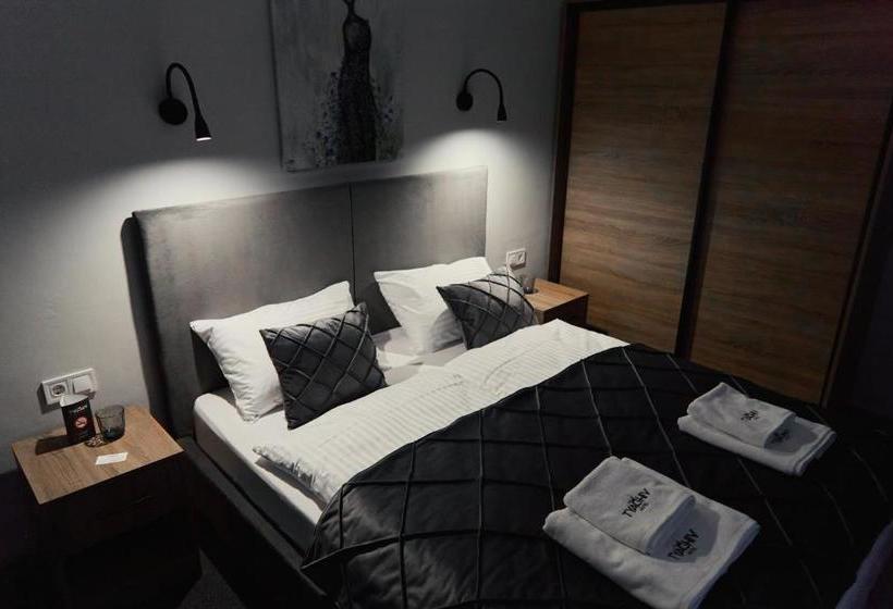 Otel готель тячів