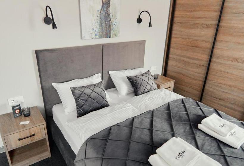 Otel готель тячів