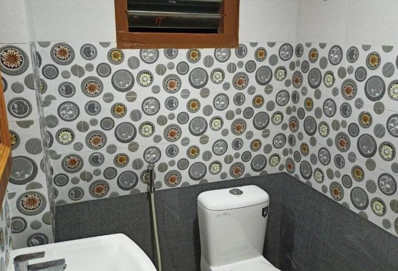 בית מלון כפרי Aarthi Residency