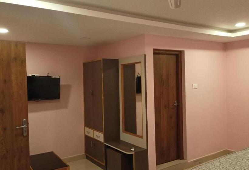 בית מלון כפרי Aarthi Residency