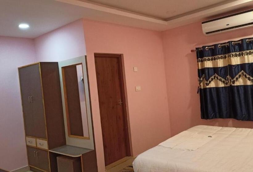 בית מלון כפרי Aarthi Residency