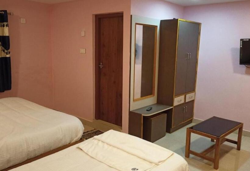 בית מלון כפרי Aarthi Residency