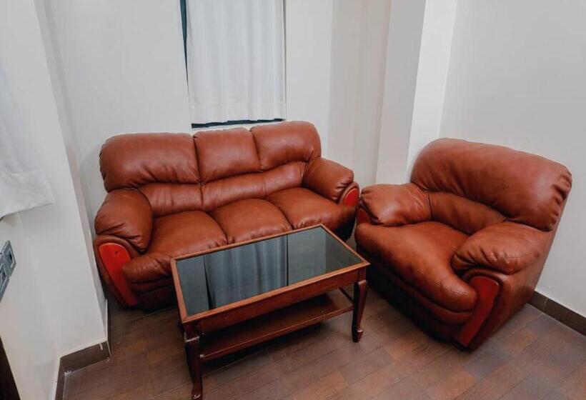 فندق Aparupa Ambience