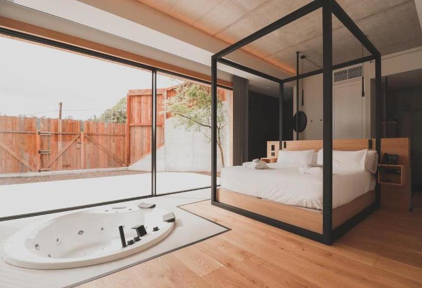 Atmos Hotel Boutique