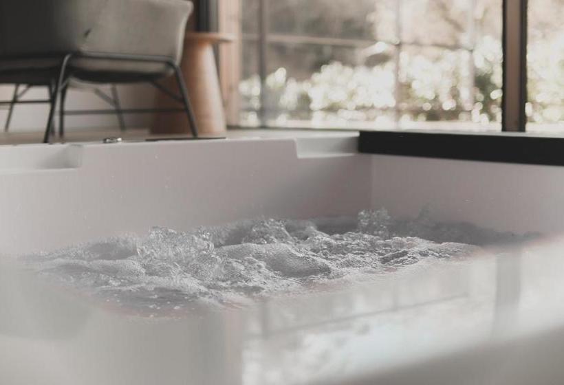 Atmos Hotel Boutique