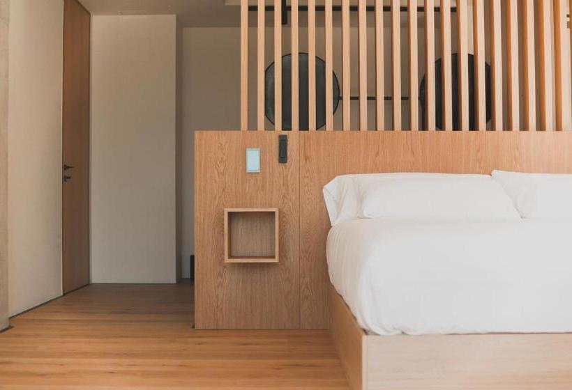 Atmos Hotel Boutique