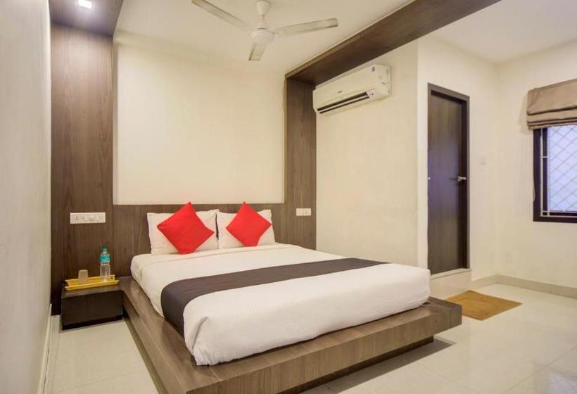 ホテル Capital O 78164 Akshaya Business