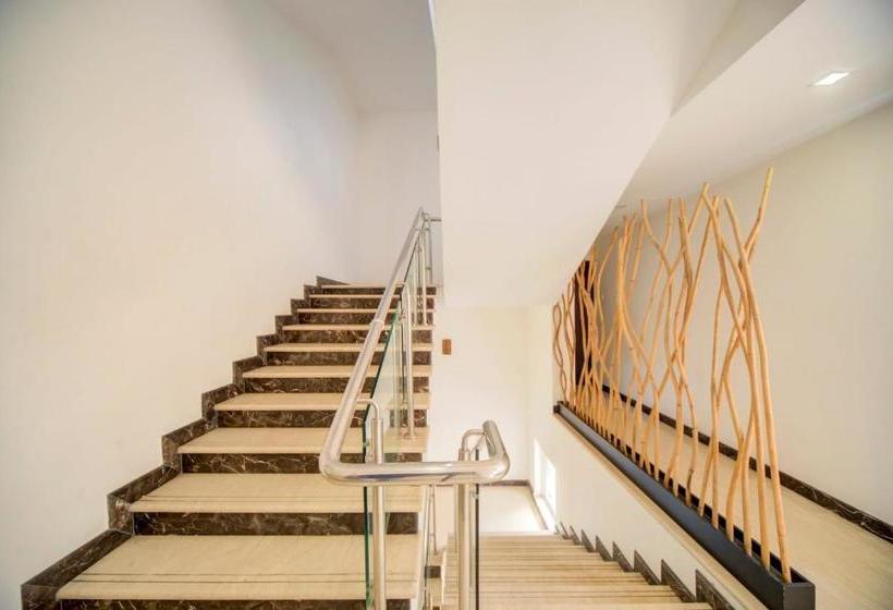 Отель Capital O 78164 Akshaya Business