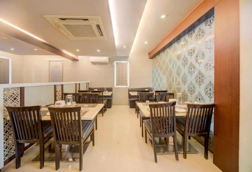 ホテル Capital O 78164 Akshaya Business