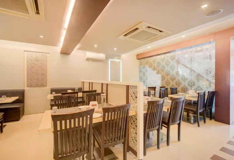 ホテル Capital O 78164 Akshaya Business