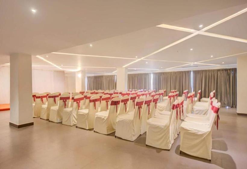 ホテル Capital O 78164 Akshaya Business