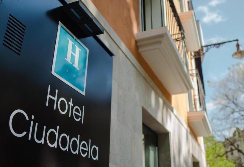 فندق Ciudadela Pamplona