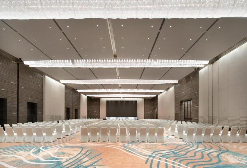 Отель Crowne Plaza Wuhan Optics Valley, An Ihg