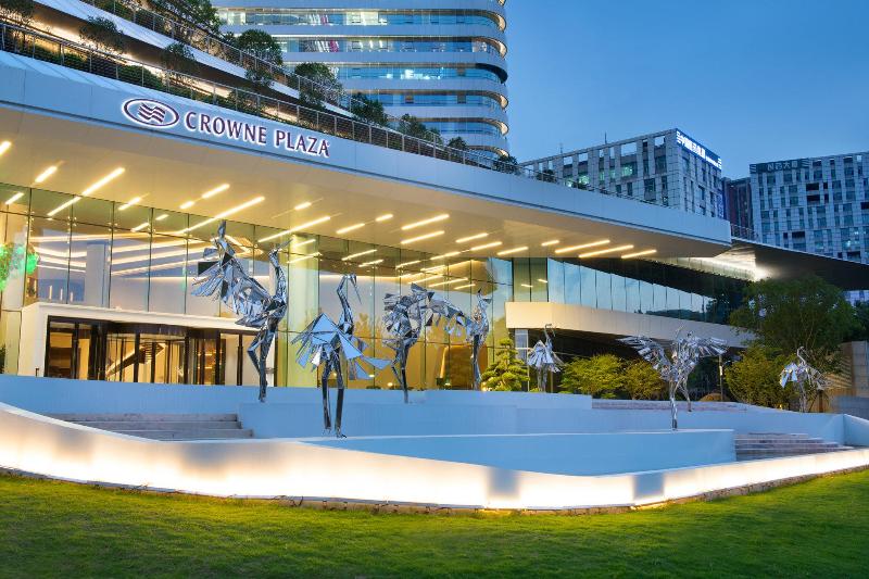 Отель Crowne Plaza Wuhan Optics Valley, An Ihg