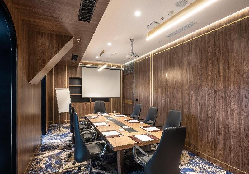 Отель Intercontinental Baku, An Ihg