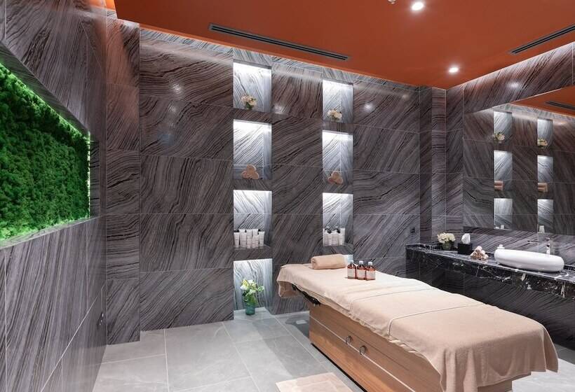 Отель Intercontinental Baku, An Ihg