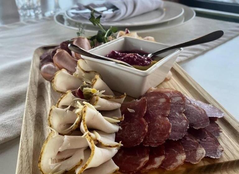 בית מלון כפרי Kolochava Eco Resort