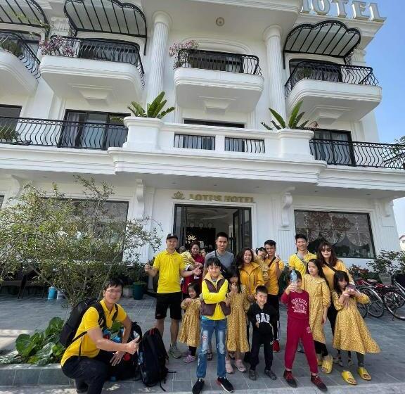 Lotus Hotel Ninh Bình