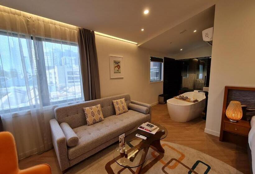 هتل Ohtel Auckland